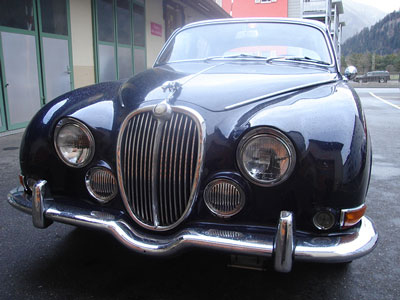 Jaguar MK vorne